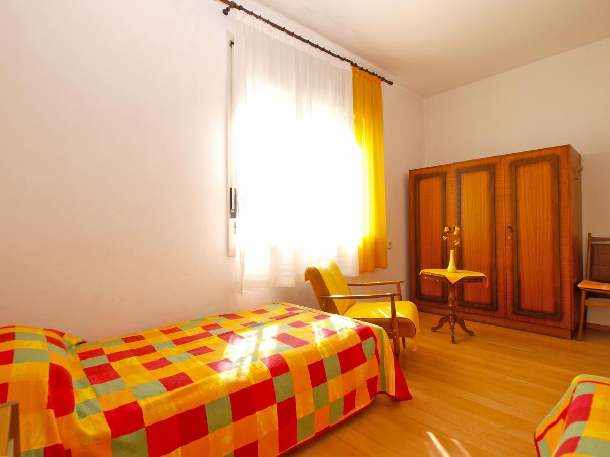 Apartments Mirela 1554 Pula Extérieur photo
